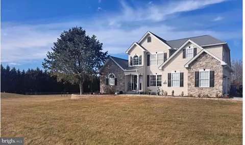 240 Amanda Dr, Littlestown, PA 17340