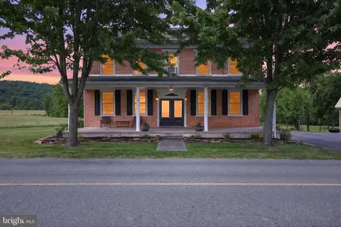 545 Hilltown Rd, Gettysburg, PA 17325