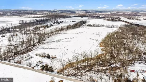 298 Tape Worm Rd, New Oxford, PA 17350
