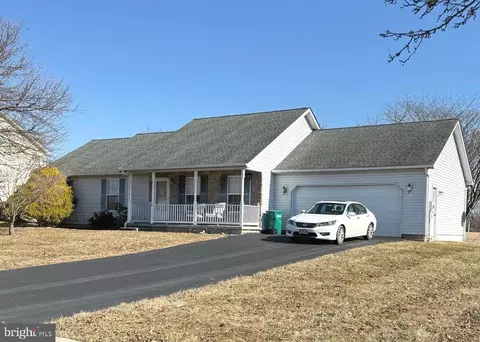 123 Derby Dr, Hanover, PA 17331