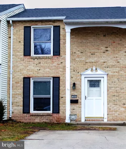 309 Village Dr, Gettysburg, PA 17325