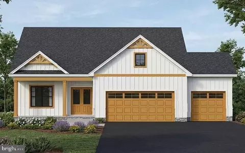 477 Pleasanton Dr, Gettysburg, PA 17325