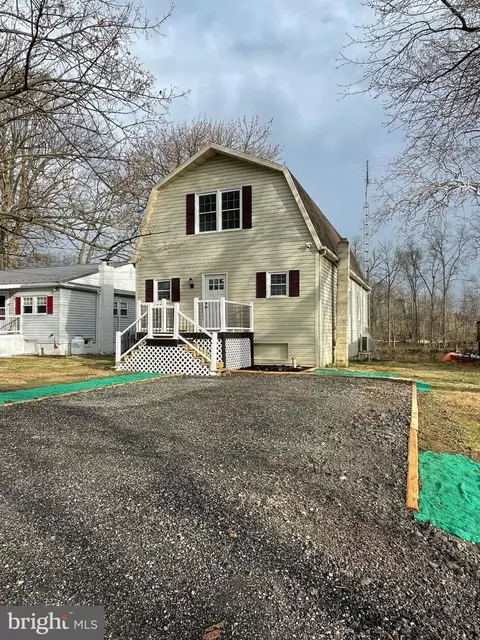 1166 N Browns Dam Dr, New Oxford, PA 17350