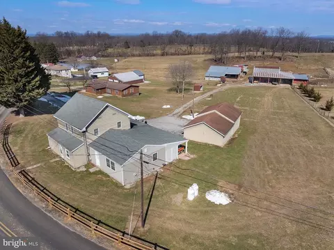 470 Racetrack Rd, Abbottstown, PA 17301