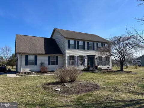 35 Fox Meadow Dr, Abbottstown, PA 17301