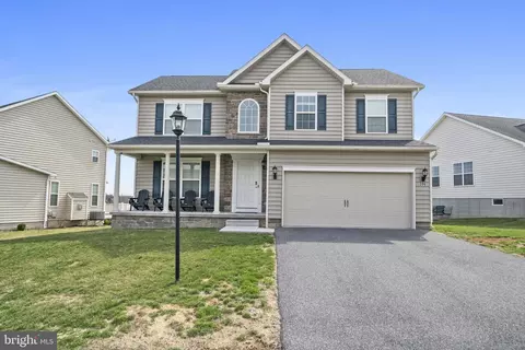 396 Friendship Ln, Gettysburg, PA 17325