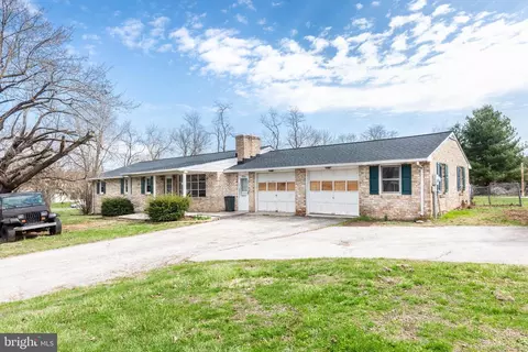 5 Sunset Dr, Gettysburg, PA 17325