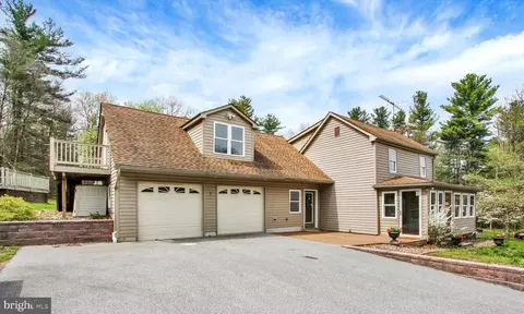 1250 New Rd, Orrtanna, PA 17353