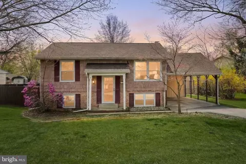 31 E Lake View Dr, Littlestown, PA 17340