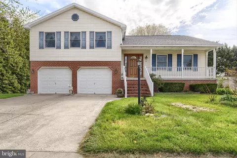 32 Chinkapin Dr, New Oxford, PA 17350