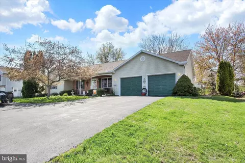 4 Hancock Dr, East Berlin, PA 17316