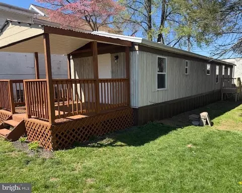 1104 W Elm Ave, Hanover, PA 17331