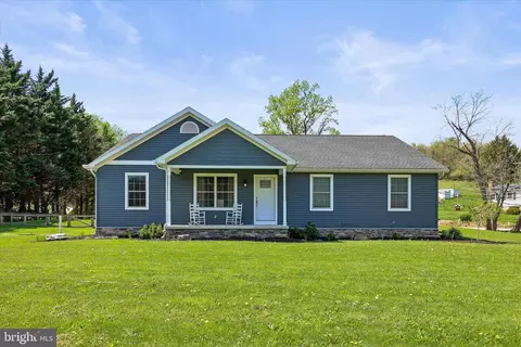8 Orchard Dr, Hanover, PA 17331