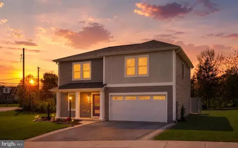 18 Chesterfield Rd, New Oxford, PA 17350