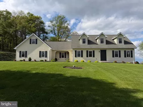 215 Villa Vista Ave, Hanover, PA 17331