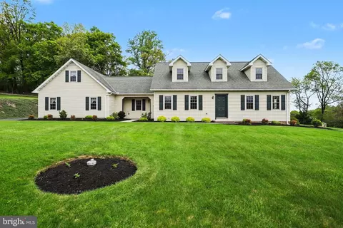 215 Villa Vista Ave, Hanover, PA 17331