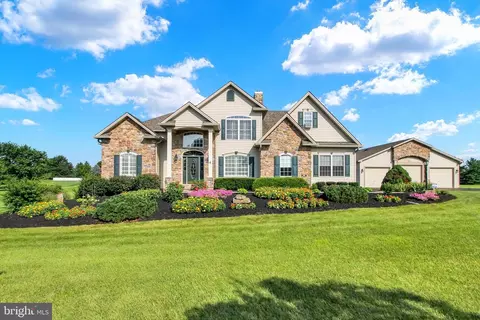 96 Tyoaka Dr, Littlestown, PA 17340