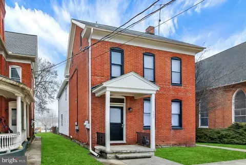 405 W King St, East Berlin, PA 17316