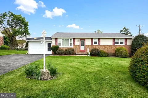 60 Meadow Ln, Gettysburg, PA 17325