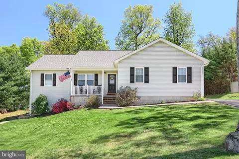 680 Chestnut Hill Rd, Hanover, PA 17331