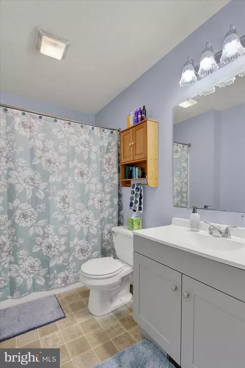 Bath - 31 Hemlock Dr, Hanover, PA 17331 photo 2 of 2