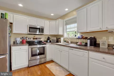 Kitchen - 31 Hemlock Dr, Hanover, PA 17331 photo 2 of 2