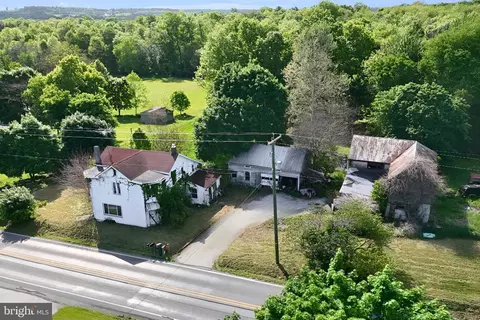 566 Hunterstown Rd, Gettysburg, PA 17325