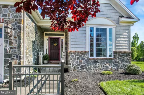 24 St Michaels Way, Hanover, PA 17331