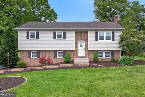 140 Hamilton Dr, Abbottstown, PA 17301
