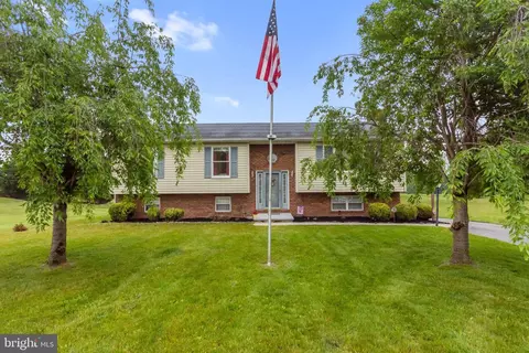 1424 Fish And Game Rd, Littlestown, PA 17340