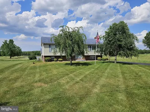 1424 Fish And Game Rd, Littlestown, PA 17340
