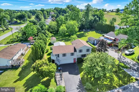 4 Grant Cv, East Berlin, PA 17316