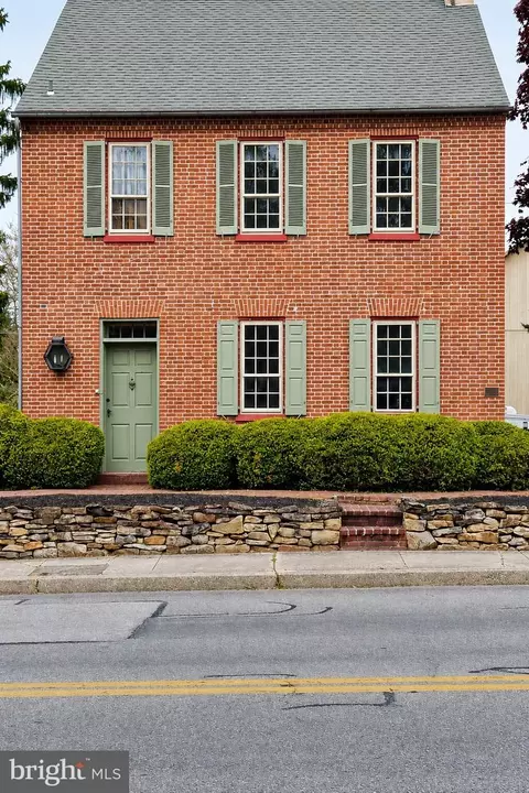 206 E King St, East Berlin, PA 17316