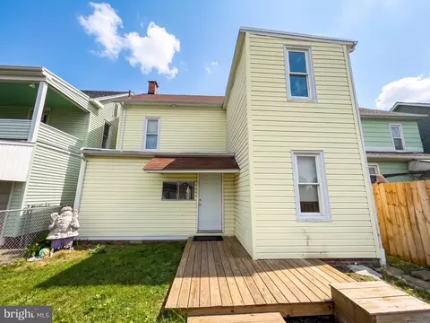 Exterior - 416 3rd St, Hanover, PA 17331 photo 5 of 9