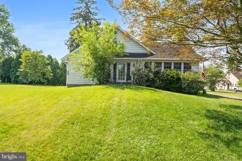956 Fairfield Rd, Gettysburg, PA 17325
