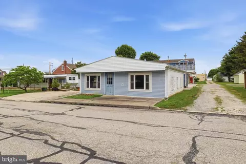374 Maple Ave, Hanover, PA 17331 photo 3