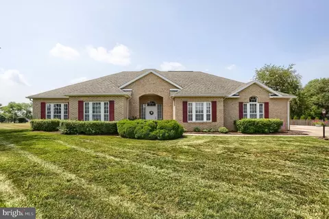 422 Bollinger Rd, Littlestown, PA 17340