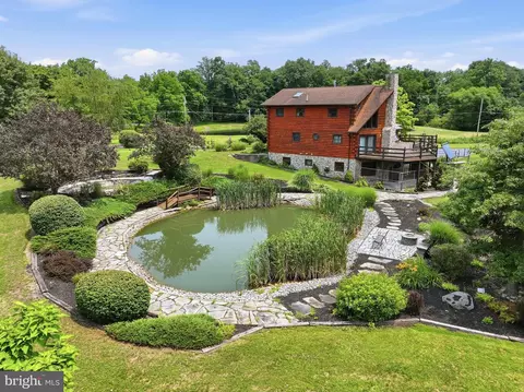 271 Rake Factory Rd, Biglerville, PA 17307