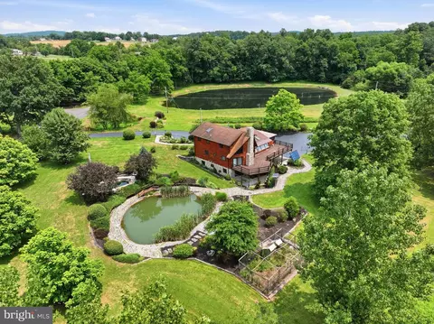 271 Rake Factory Rd, Biglerville, PA 17307