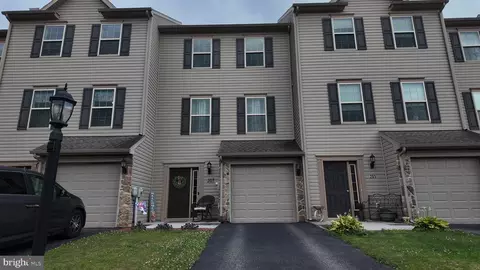 207 Katelyn Dr, New Oxford, PA 17350