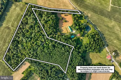 700 White Oak Tree Rd, Gardners, PA 17324