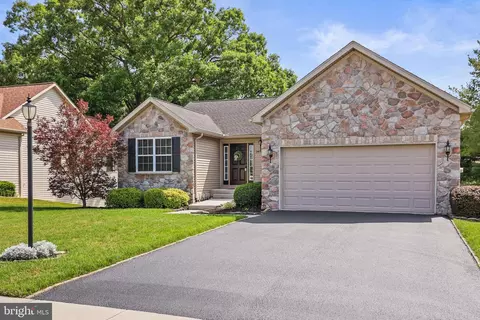 249 Hemlock Dr, Hanover, PA 17331