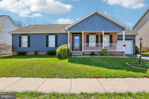 23 Sycamore Ct, Littlestown, PA 17340
