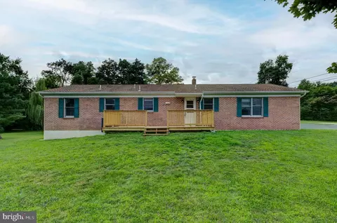 12 Longstreet Dr, East Berlin, PA 17316