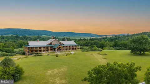 1207 Flohrs Church Rd, Biglerville, PA 17307