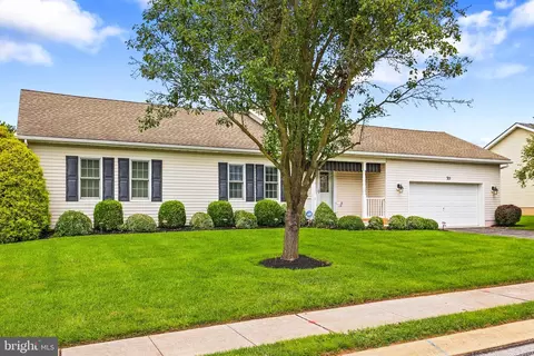 70 Kevin Dr, New Oxford, PA 17350