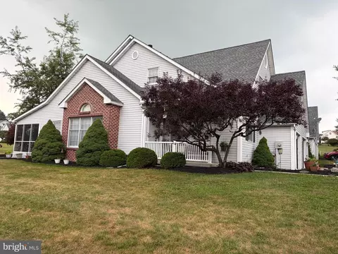 81 Hunters Trl, Gettysburg, PA 17325