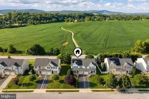 243 Maple Dr, Hanover, PA 17331