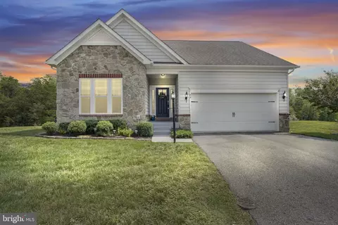 64 Cooper Ln, Gettysburg, PA 17325