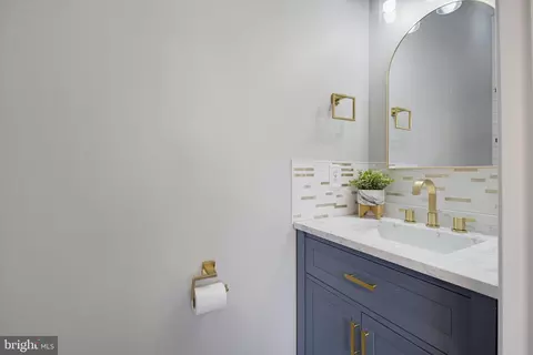 Bath - 176 Skyview Cir, Hanover, PA 17331 photo 1 of 3